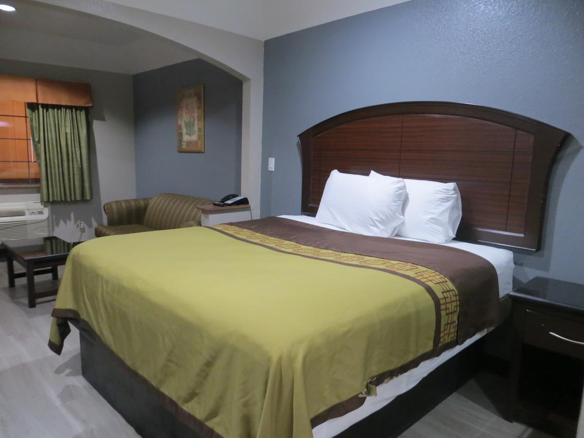Hotel O Regency Suites Houston - Iah Beltway 8 Х'юстон Екстер'єр фото
